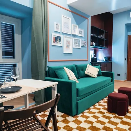 Victorian House, Center