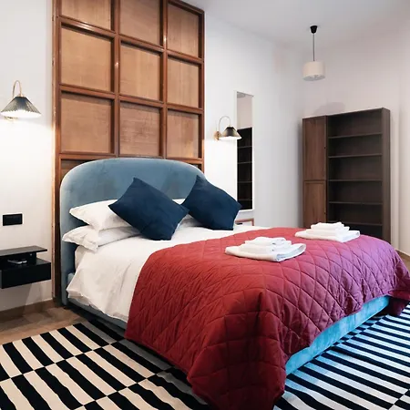 Victorian House, Center דירה